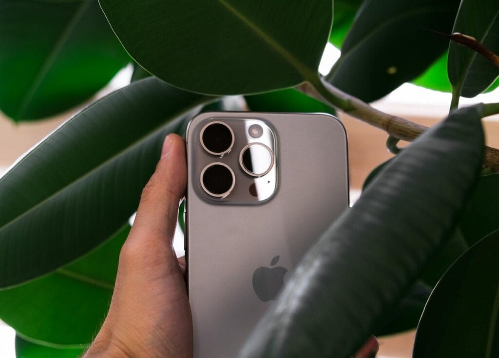 iPhone 16 Pro Max vs Samsung Galaxy S25 Ultra: Flagship Comparison for India in 2026