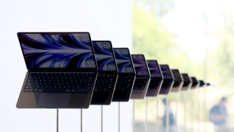 MacBook Air M3 vs MacBook Pro 14 M4 Premium India 2026