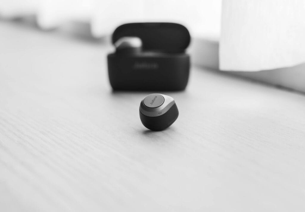 Jabra Elite 10 vs Bose QuietComfort Earbuds: Best Premium Earbuds for India 2026