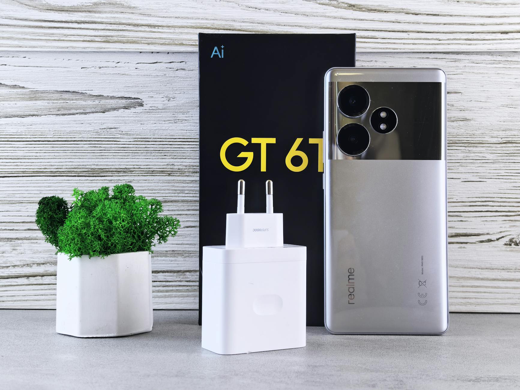 Realme GT 6 vs OnePlus 12R: Upper Mid-Range Smartphone Comparison India 2026
