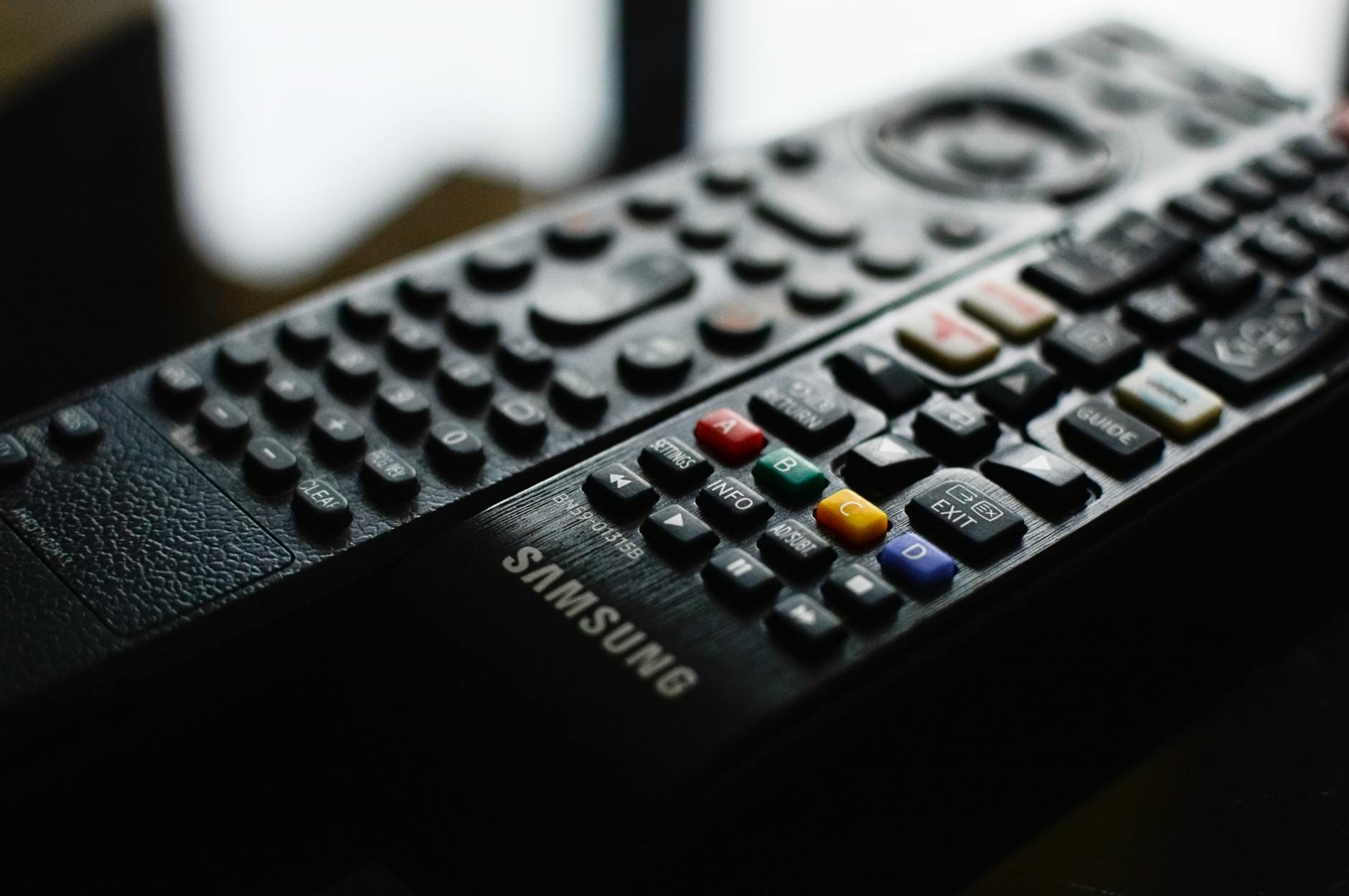 Samsung 65 QLED Q70C Review: Upper Mid-Range 4K Smart TV for Indian Buyers 2026